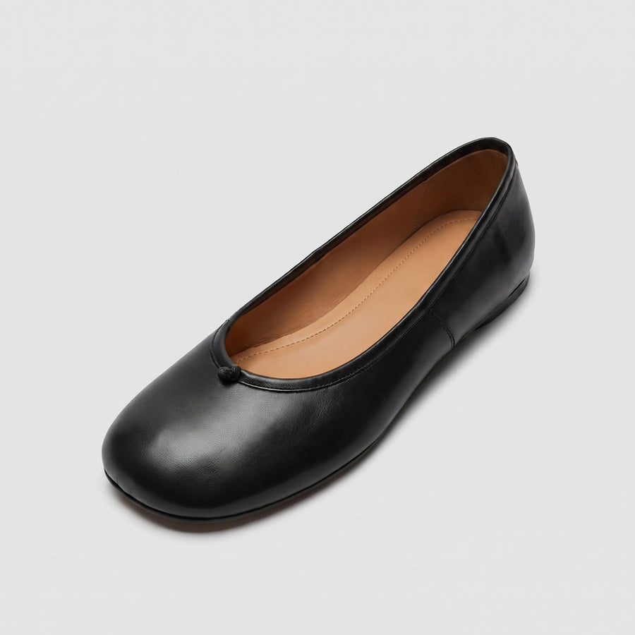 Sableau Split-Toe Flats — black split-toe flat, studio