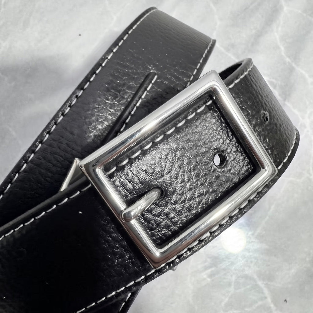 Sableau Plate Buckle Belt — black leather strap