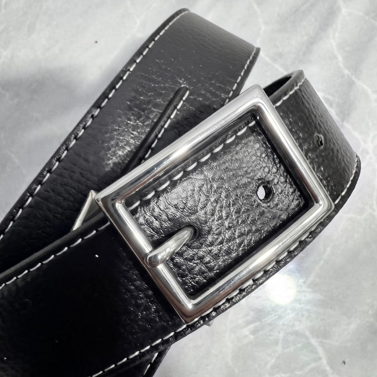 Sableau Plate Buckle Belt — black leather strap