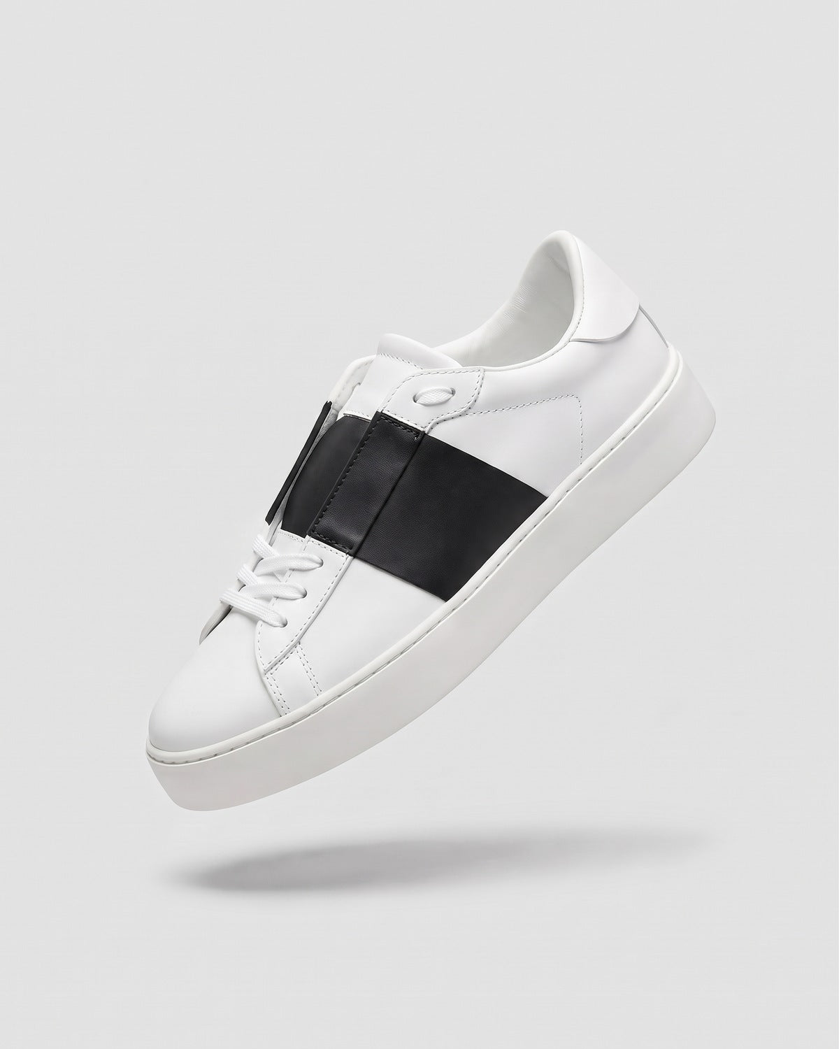 Sableau Band Sneakers Band in white with black band