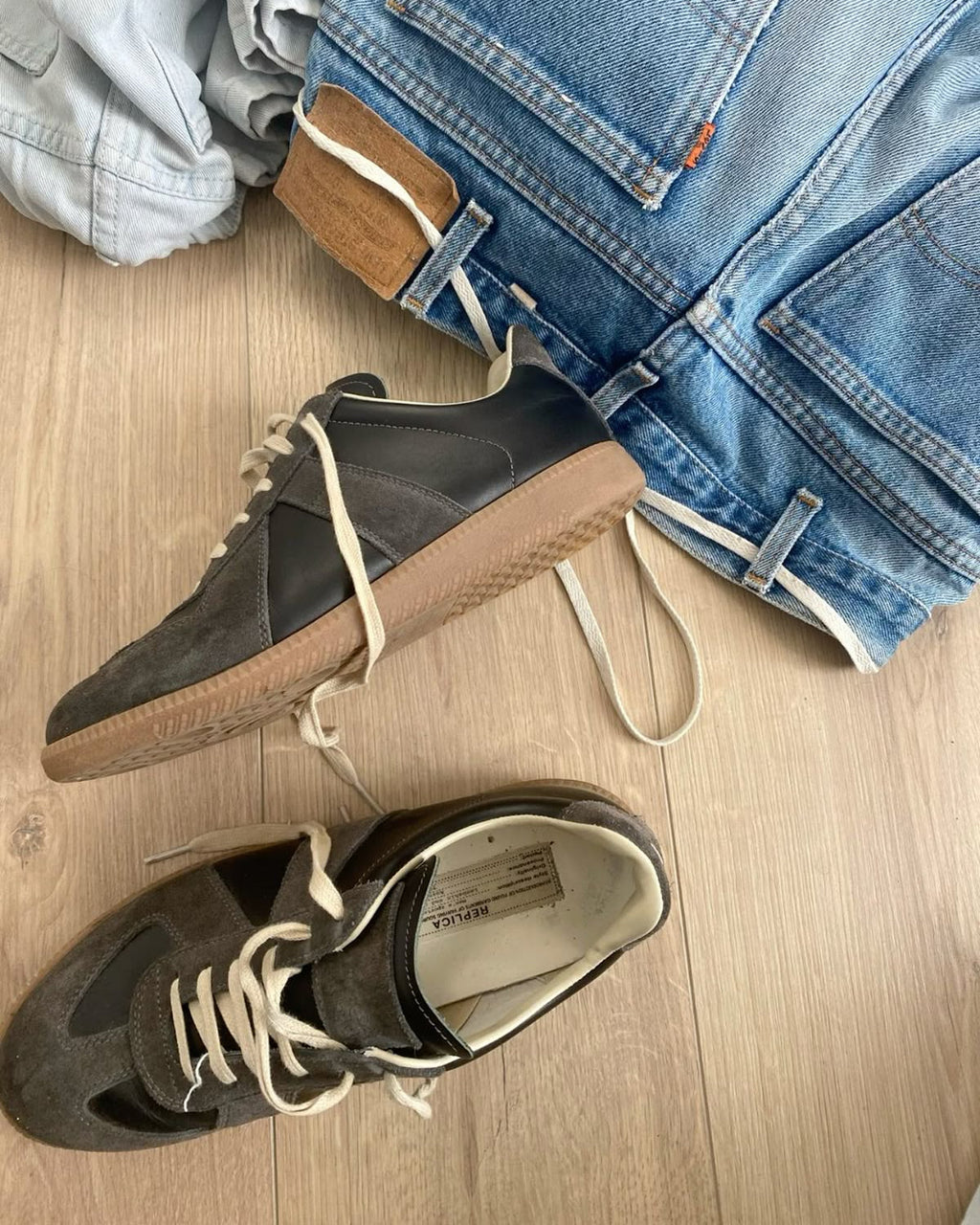 Heritage Court Sneakers - Brown detail