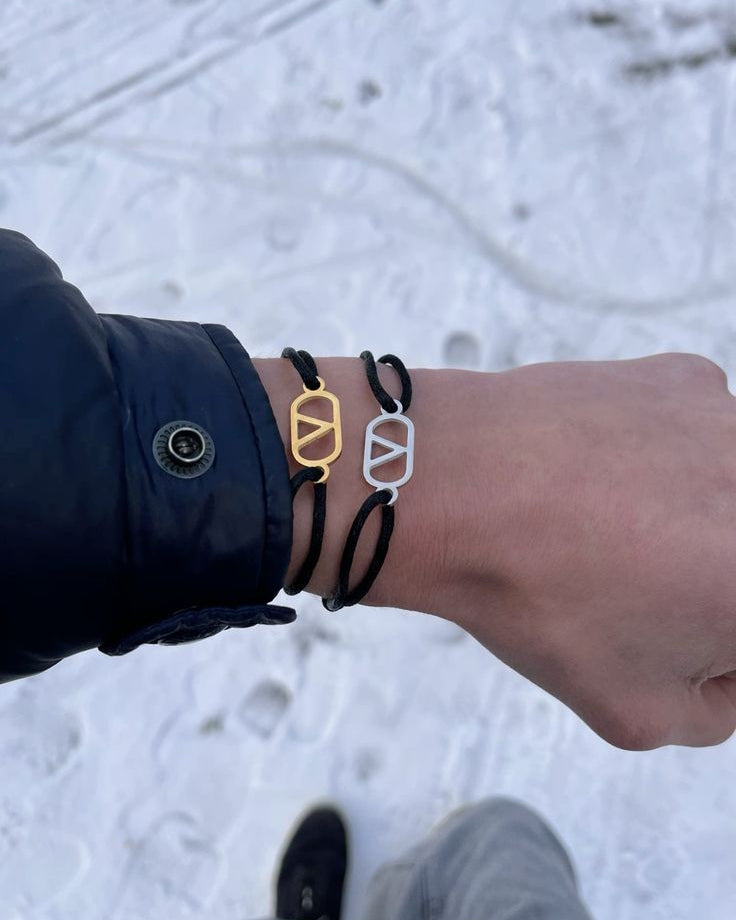 V Bracelet – detail