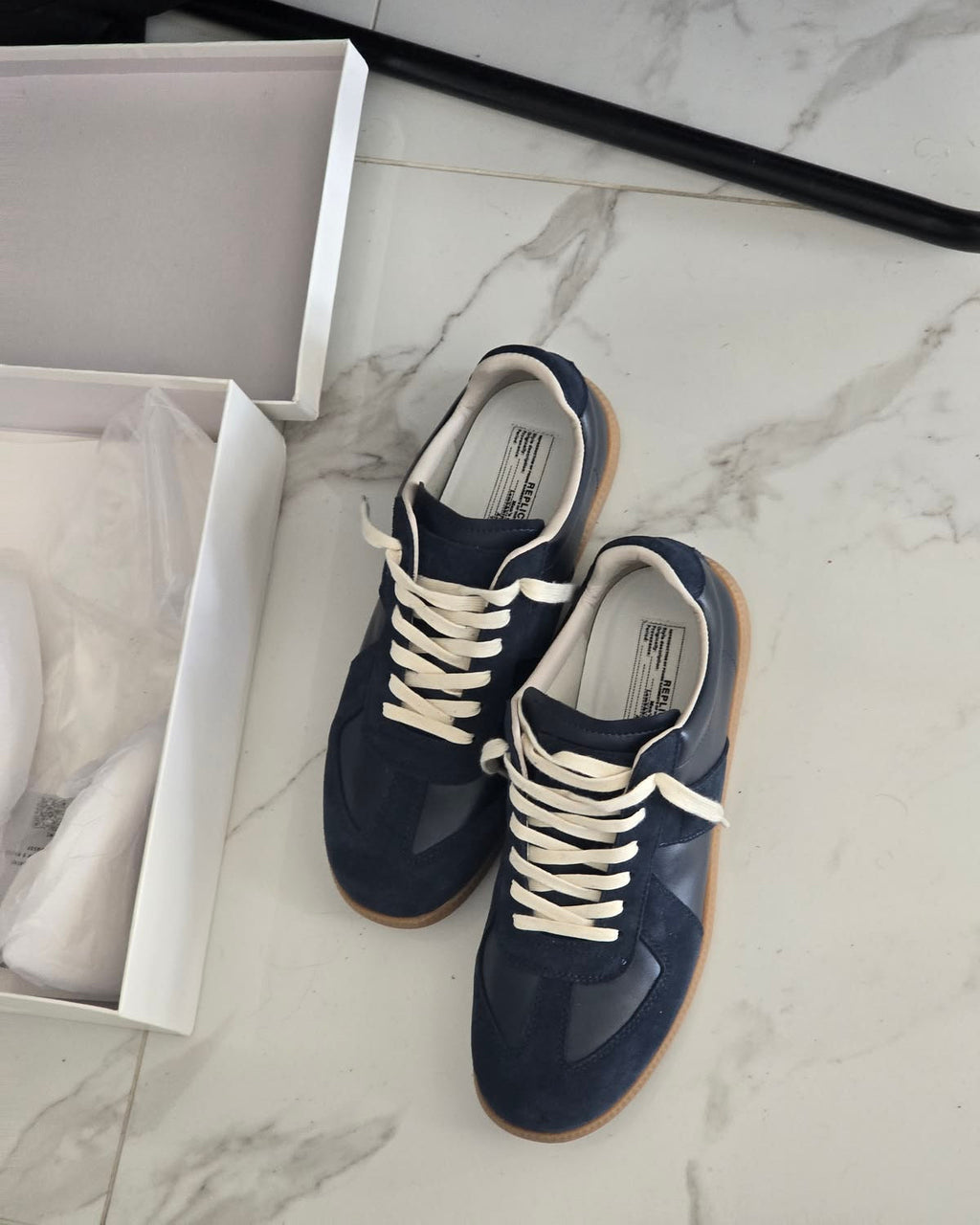 Heritage Court Sneakers - Navy in box