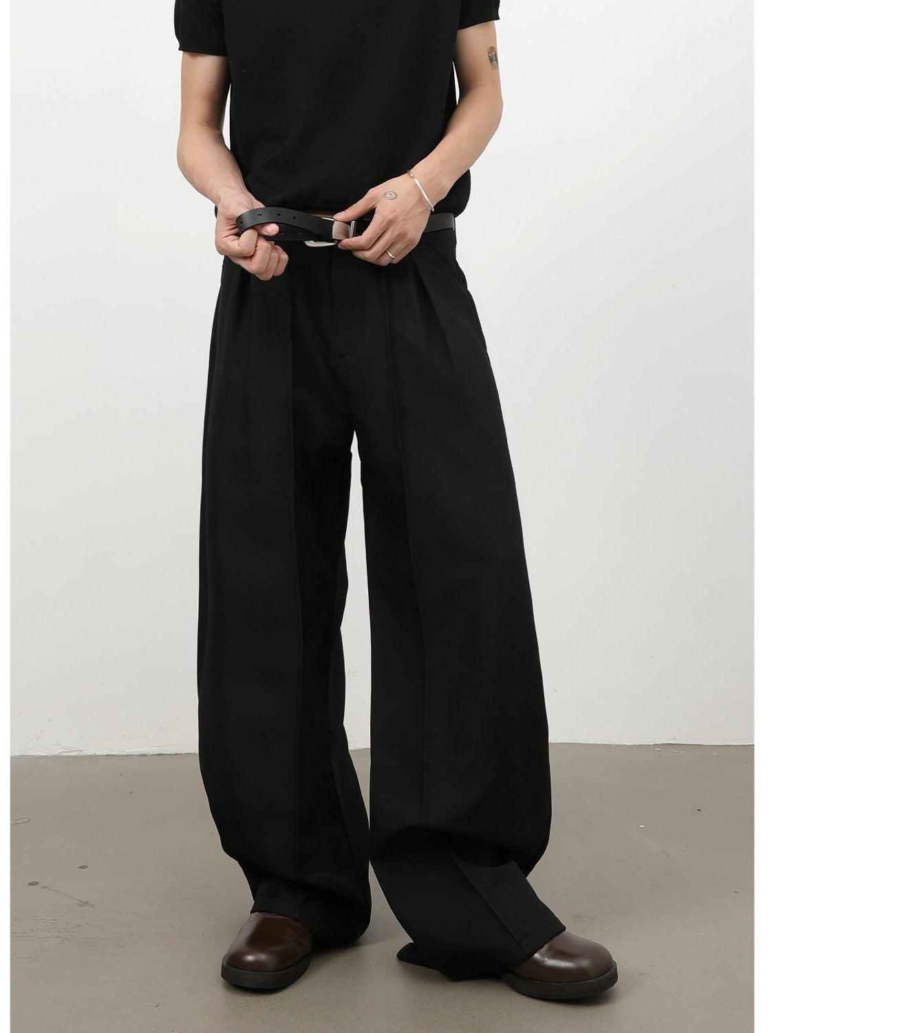 Sableau Norrmalm Pleated Trousers - Black, worn