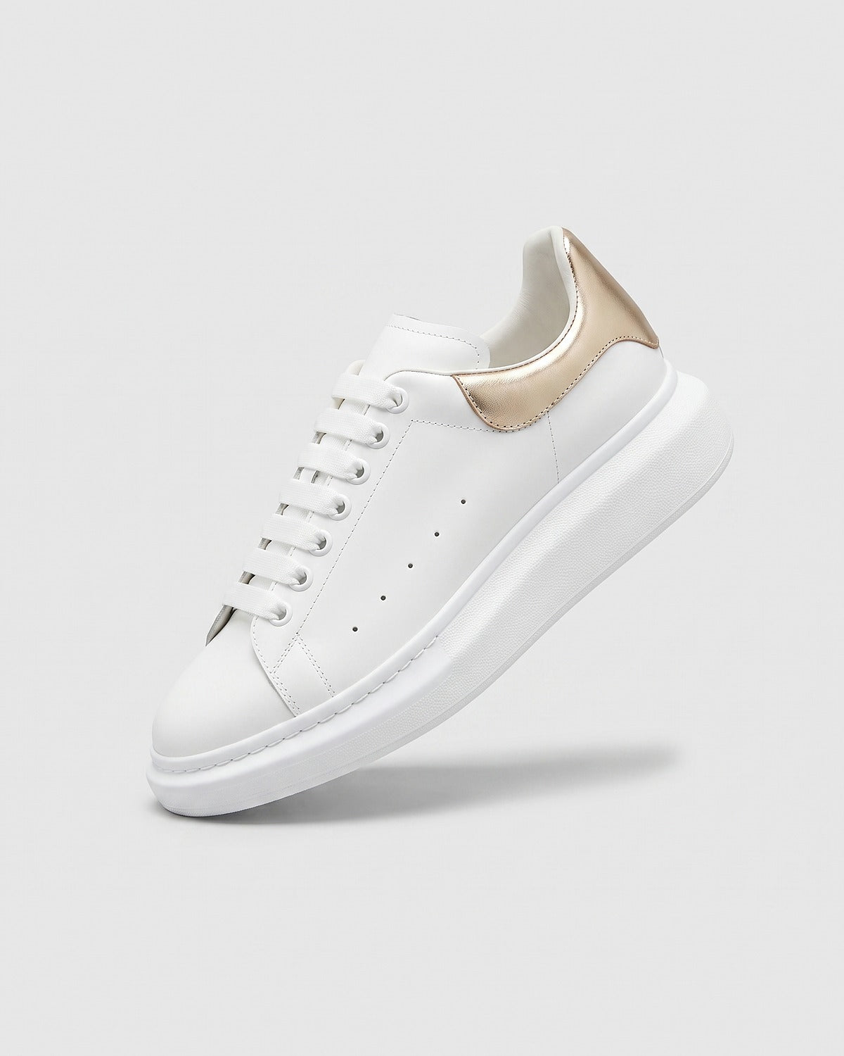 Sableau MQ Sneakers in white with gold heel