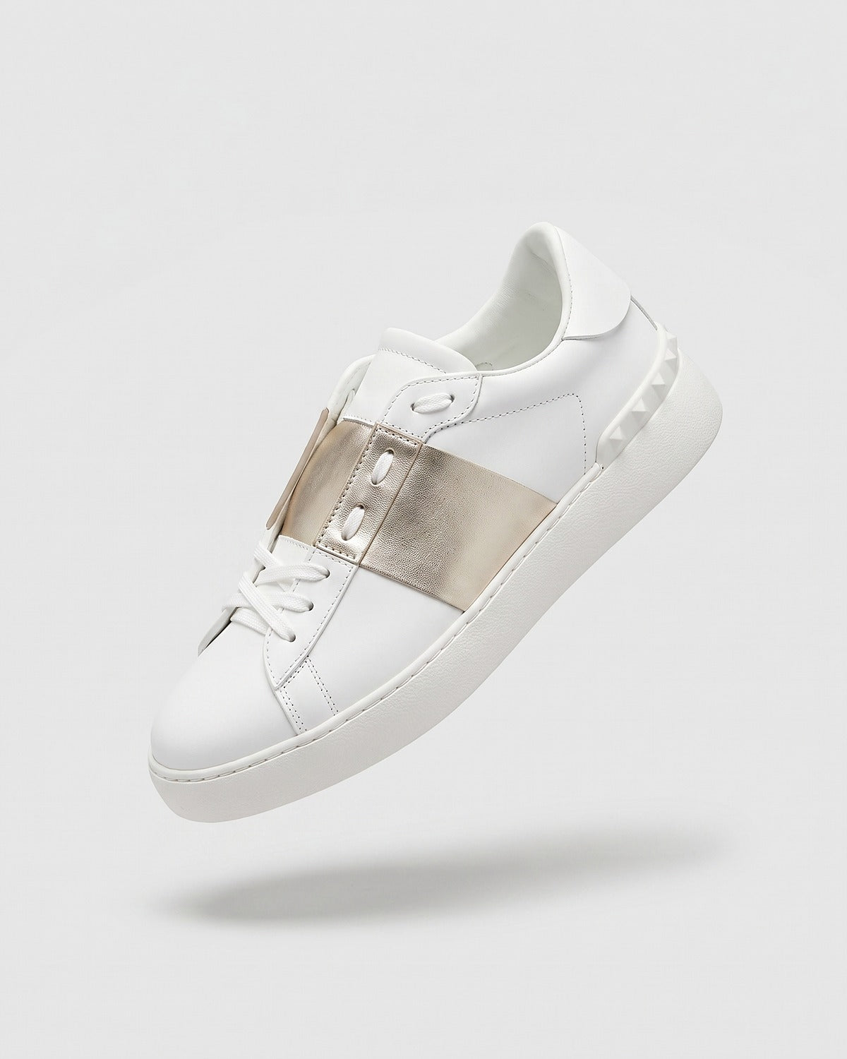 Sableau VT Sneakers Band in white with gold band