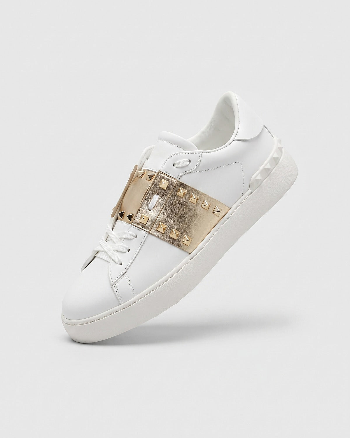 Sableau VT Sneakers with gold band and gold studs